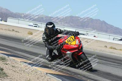 media/Oct-30-2025-Racers Edge (Thu) [[dabbdaf680]]/3-B Group/Session 3 (Turn 15 Inside)/